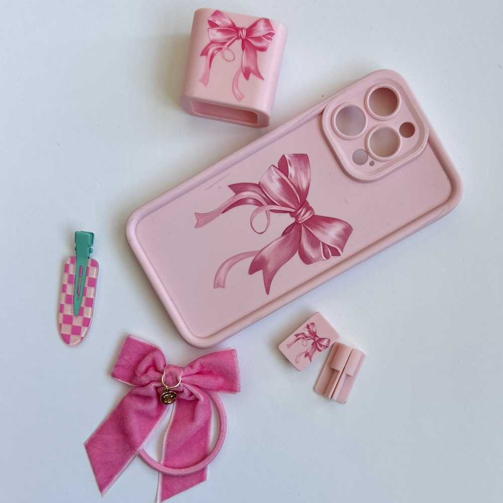I-Phone 15 Pro Max Pink Bow iPhone Case and Accessories Set